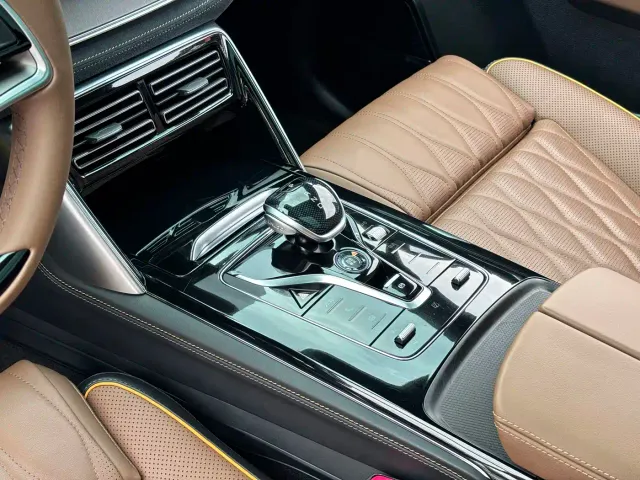 BYD Tang — Фото автомобиля 18
