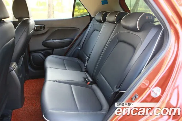 Hyundai Venue — Фото автомобиля 12