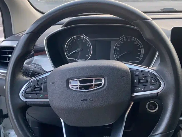 Geely Binyue — Фото автомобиля 14