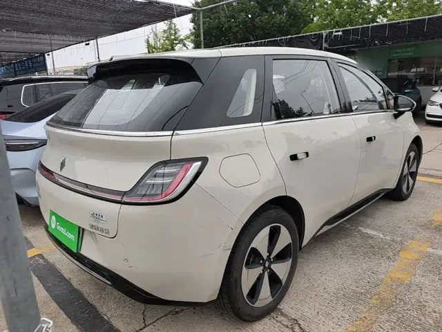 Baojun Cloud — Фото автомобиля 6