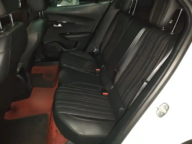 Peugeot 2008 — Фото автомобиля 16