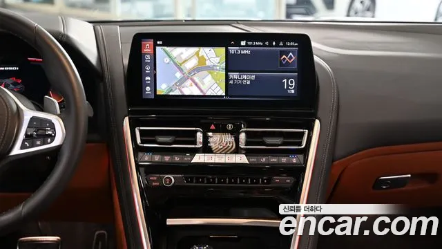 BMW 8 Series G15 — Фото автомобиля 12