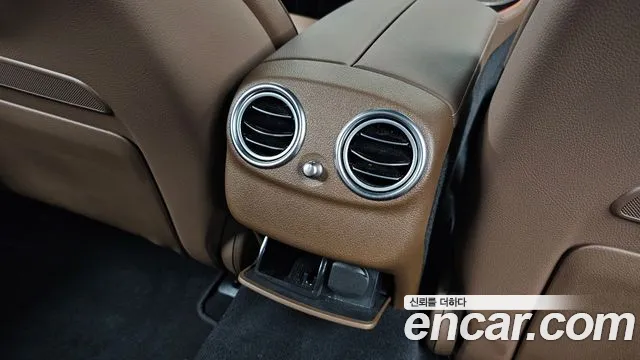 Mercedes-Benz E-Class — Фото автомобиля 27