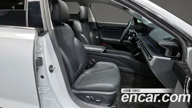 Hyundai Grandeur Grandeur (GN7) 2.5 Бензин 2WD — Фото автомобиля 11