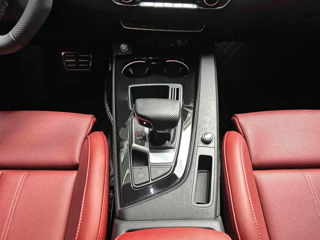 Audi A4L — Фото автомобиля 9
