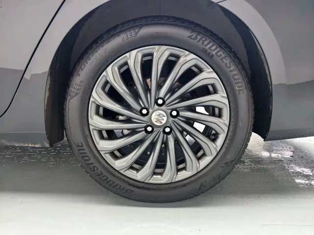 Buick LaCrosse — Фото автомобиля 9