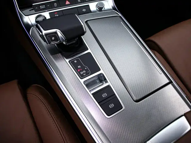 Audi A6L — Фото автомобиля 10
