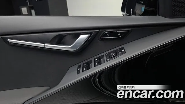 Kia Niro Niro (New) — Фото автомобиля 13