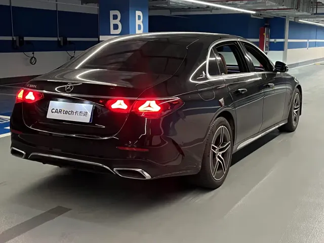 Mercedes-Benz E-Class — Фото автомобиля 6