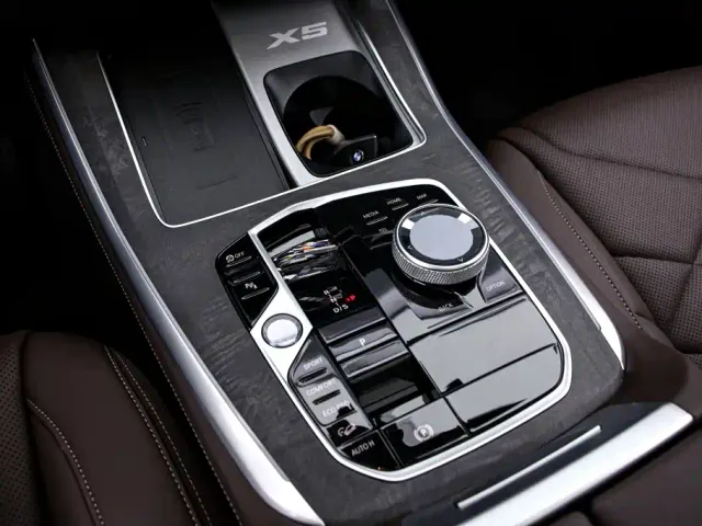 BMW X5 — Фото автомобиля 10