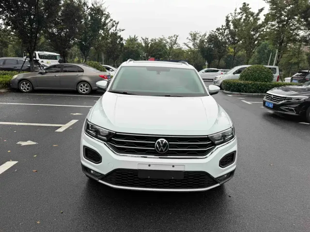 Volkswagen T-Roc — Фото автомобиля 2