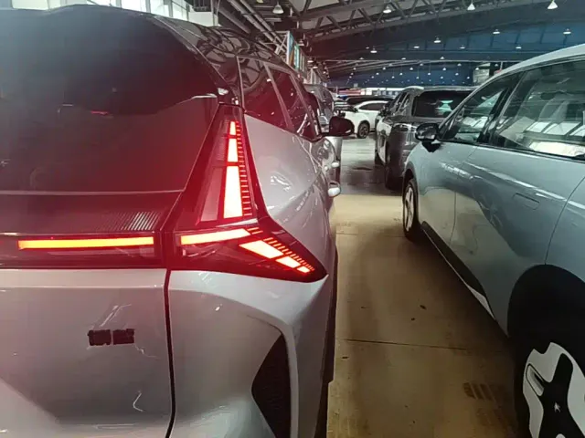 Geely Boyue — Фото автомобиля 7