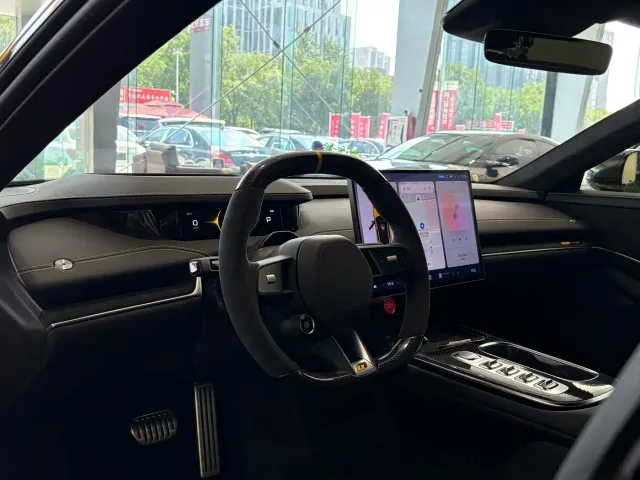 Xiaomi SU7 Ultra — Фото автомобиля 17