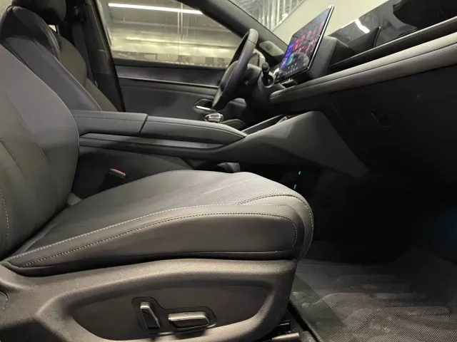 BYD Qin L — Фото автомобиля 24