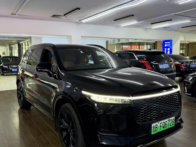 Li Auto ONE — Фото автомобиля 3