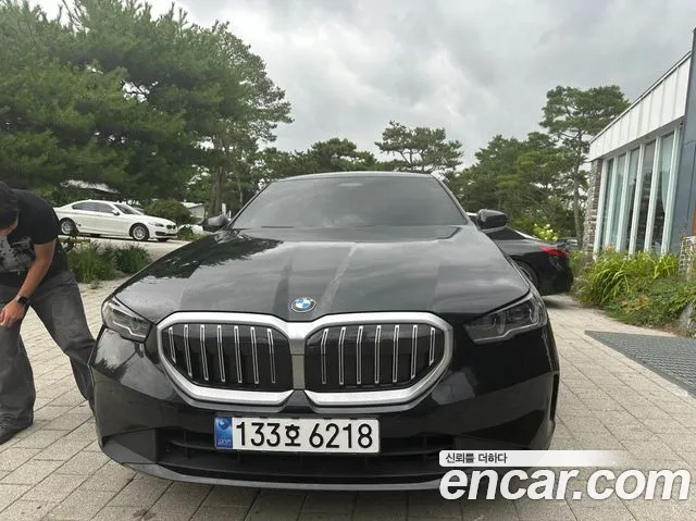 BMW 5-Series — Фото автомобиля 3