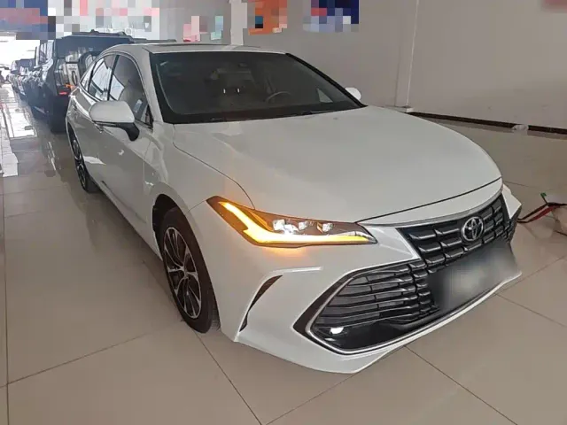 Toyota Avalon — Фото автомобиля 3