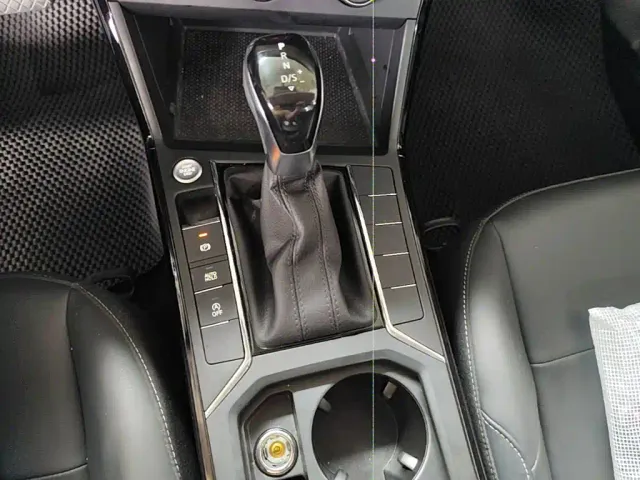 Volkswagen Passat — Фото автомобиля 13