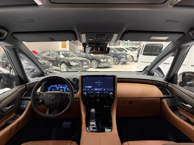 Toyota Alphard — Фото автомобиля 6