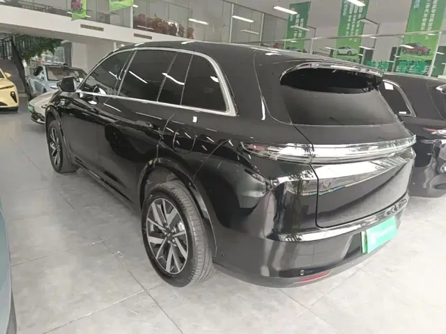 Li Auto L7 — Фото автомобиля 4