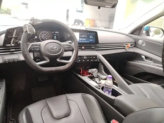Hyundai Elantra — Фото автомобиля 9