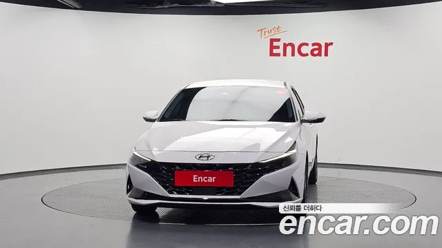 Hyundai Avante CN7 — Фото автомобиля 3