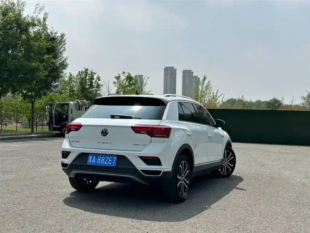 Volkswagen T-Roc — Фото автомобиля 6