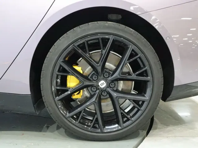 Xiaomi SU7 — Фото автомобиля 21