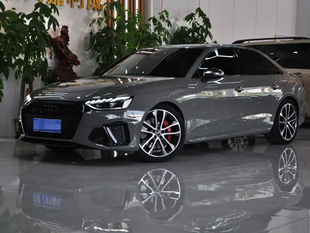 Фотография автомобиля — Audi S4