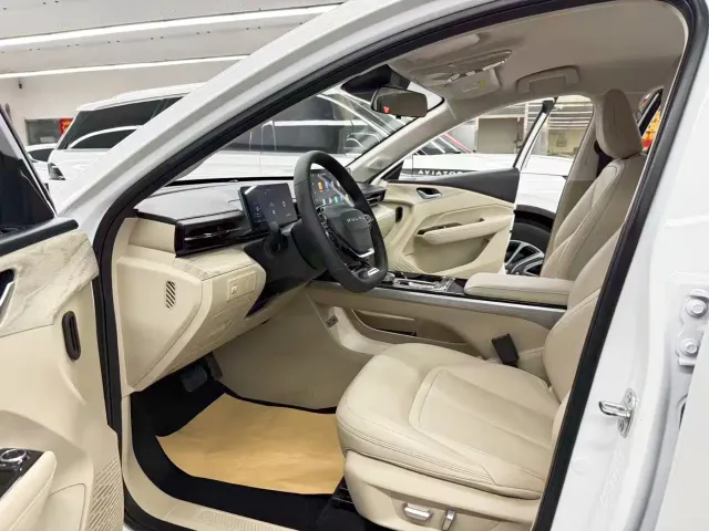Wuling Starlight — Фото автомобиля 7