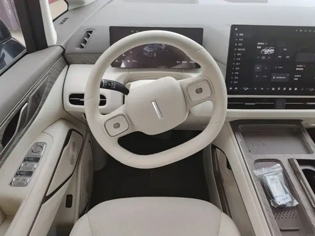 Wey Alpine — Фото автомобиля 10