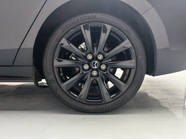 Mazda Axela — Фото автомобиля 9