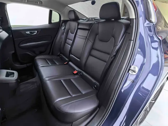 Volvo S60 — Фото автомобиля 16