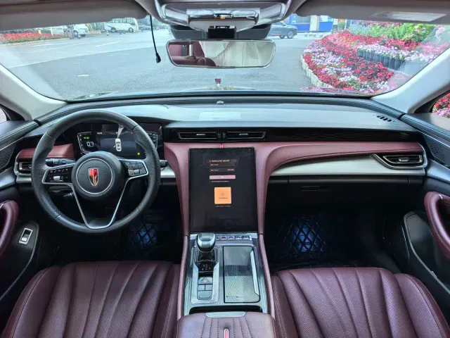 Hongqi H5 — Фото автомобиля 12
