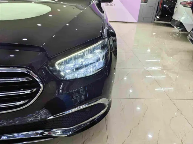 Mercedes-Benz E-Class — Фото автомобиля 11