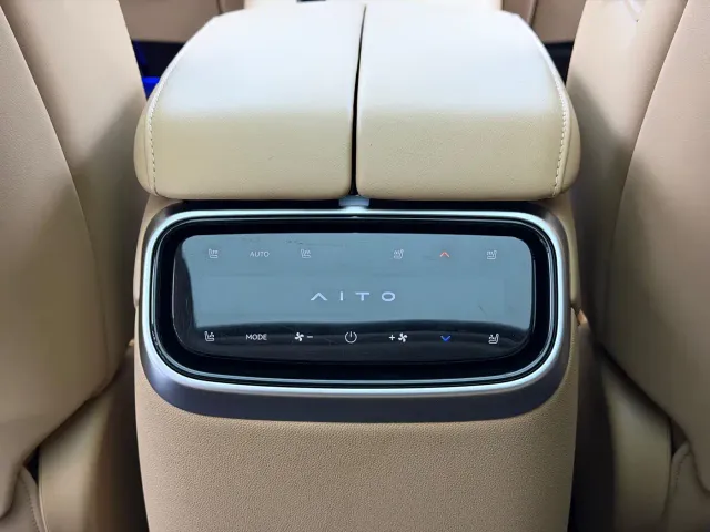 Aito M7 — Фото автомобиля 17