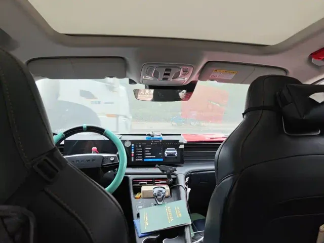 Roewe RX5 — Фото автомобиля 14