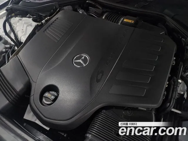 Mercedes-Benz E-Class — Фото автомобиля 20