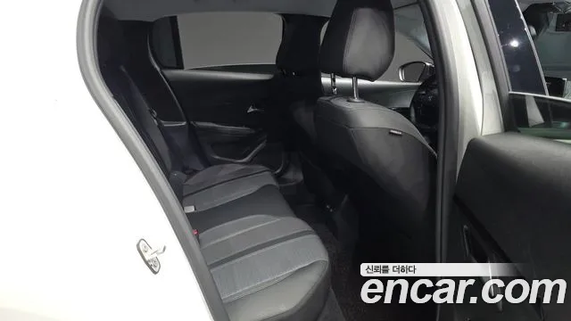 Peugeot 208 e-208 2nd Gen — Фото автомобиля 18