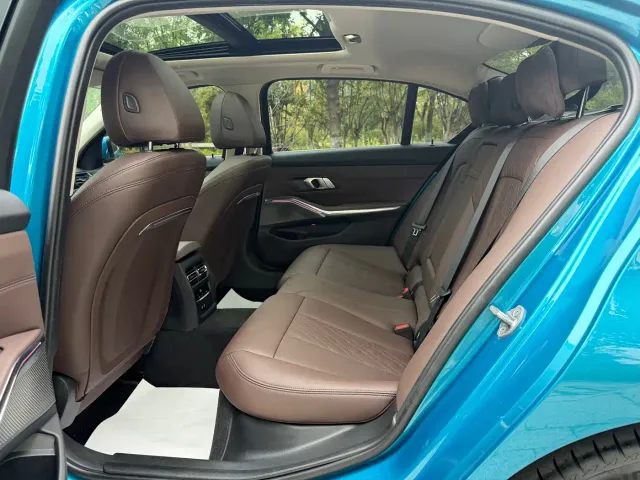 BMW 3 Series — Фото автомобиля 16