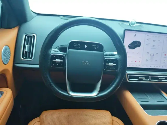 Li Auto L6 — Фото автомобиля 15