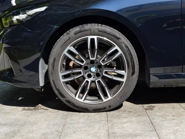 BMW 5 Series — Фото автомобиля 7