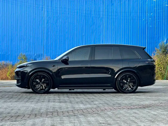 Li Auto L8 — Фото автомобиля 3