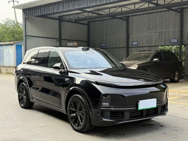Li Auto L8 — Фото автомобиля 3