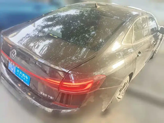 Volkswagen Passat — Фото автомобиля 2
