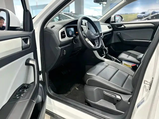 Volkswagen T-Roc — Фото автомобиля 6