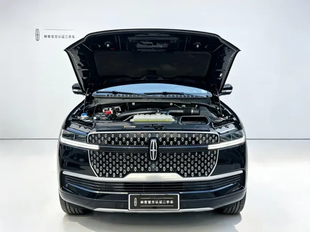 Lincoln Navigator — Фото автомобиля 8