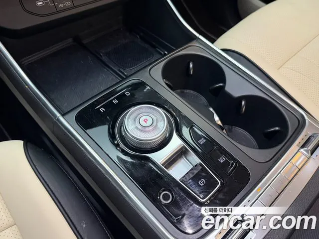 Kia Canival Новый Carnival 4 поколение Бензин 9 мест Hi-Limousine (Спецкузов) — Фото автомобиля 13
