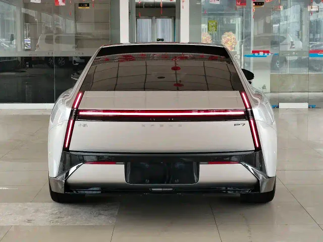 Xpeng P7 — Фото автомобиля 5
