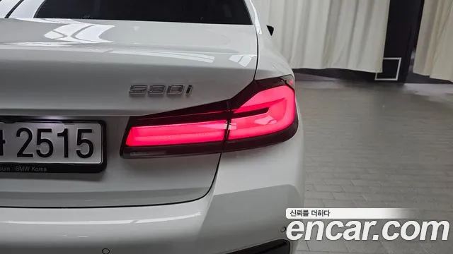 BMW 5-Series — Фото автомобиля 22